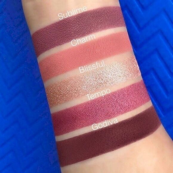 OFRA Symphony Eyeshadow Palette - Picture 3 of 14